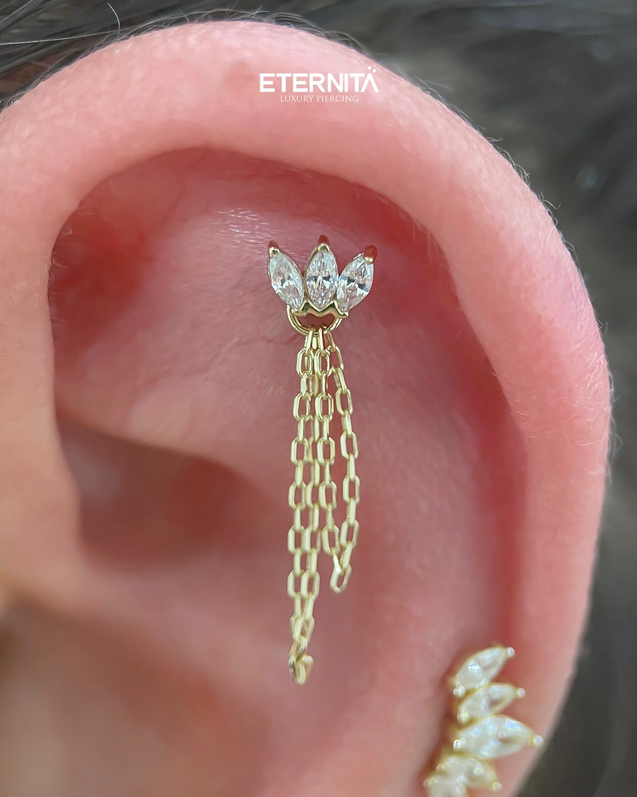 Helix avec bijou à chaînes